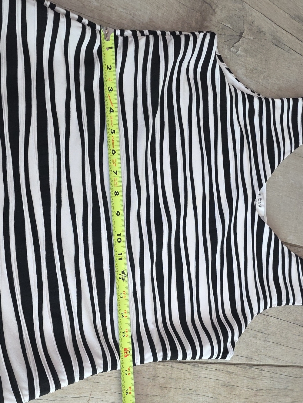 White House Black Market Black & White Striped V-Neck Tank Top - Picture 12 of 12